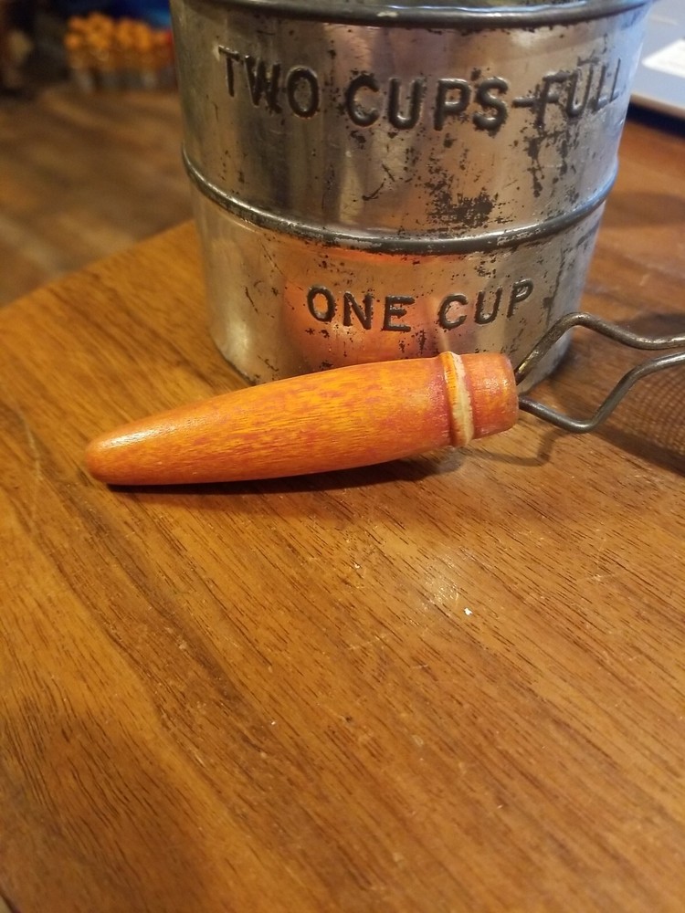 2 Red Handle Kitchen Utensils