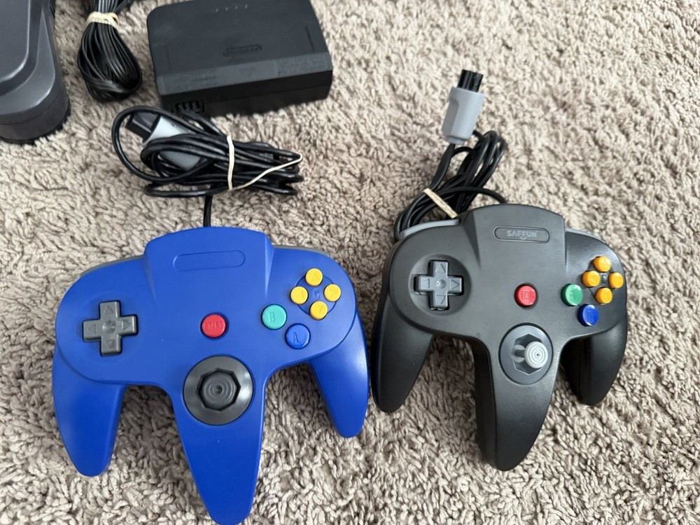 Nintendo 64 N64 System Game Console Bundle W/ 4 Controllers 2 Rumble Paks Jumper
