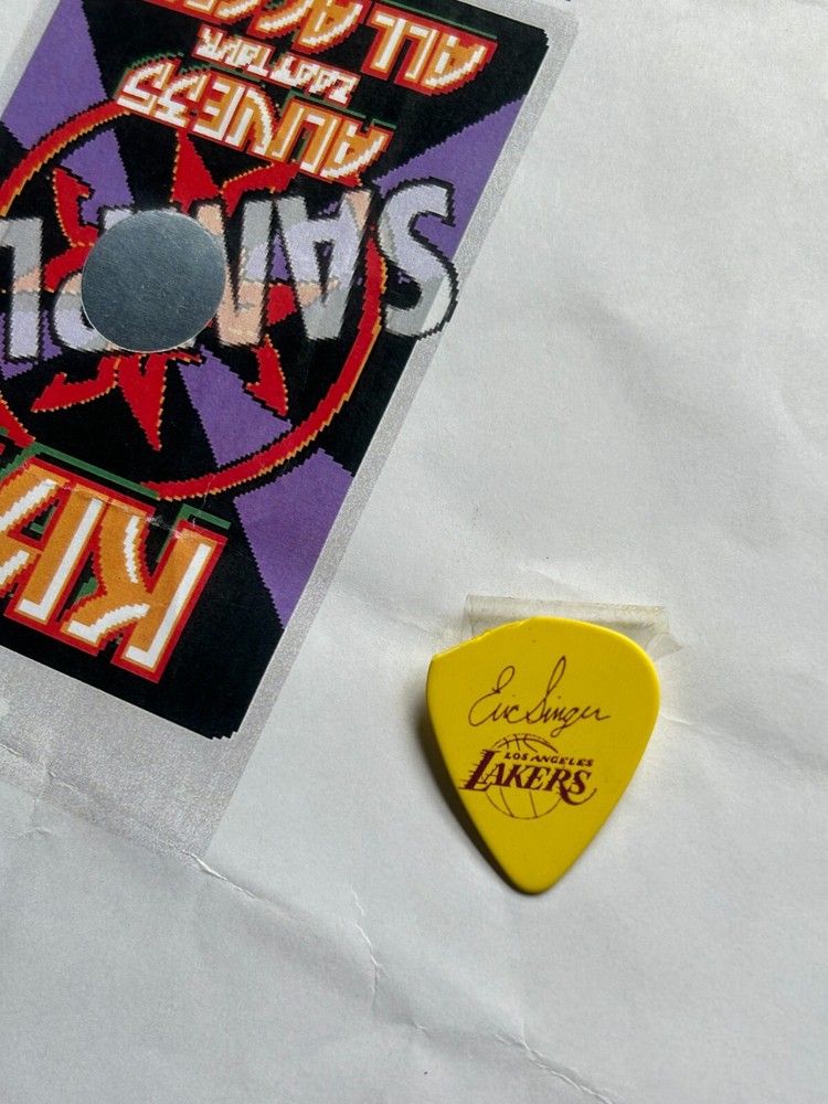 KISS Pass Sign Alive 35 Concert Tour Backstage Access w/ Eric Pick Vintage Kiss