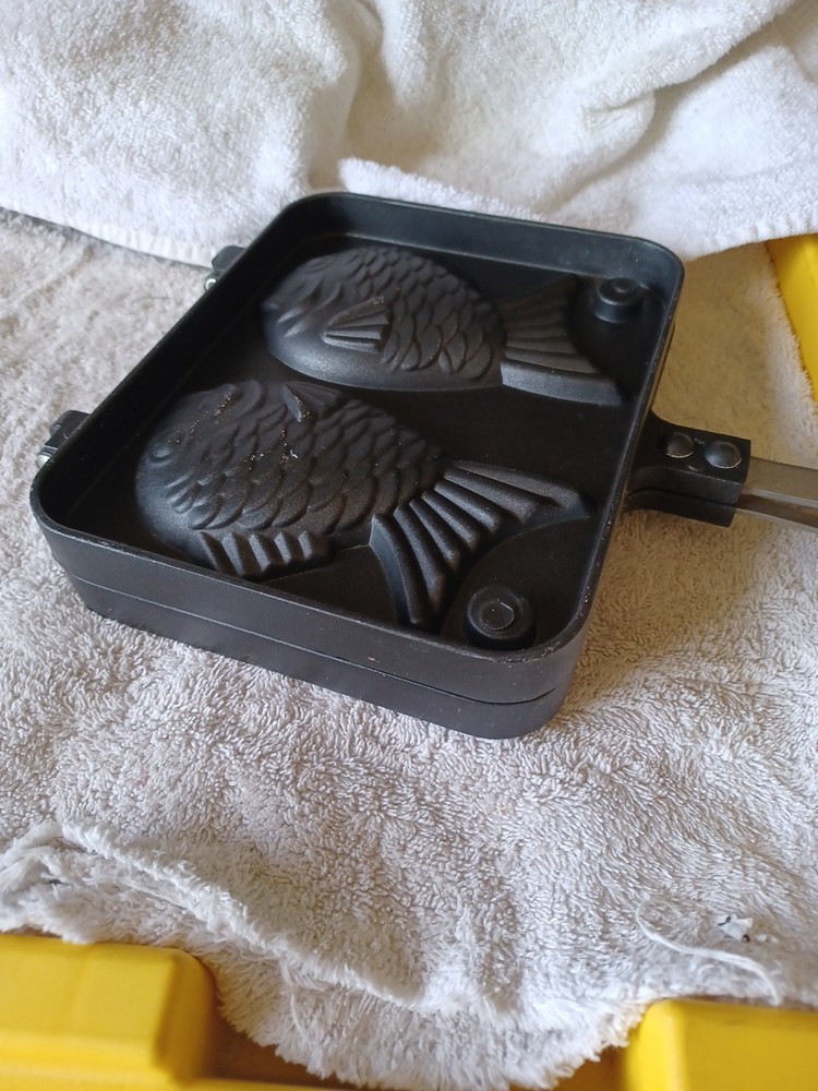 Cooking Mold Shaped Like Fish Two Sided Flip Style