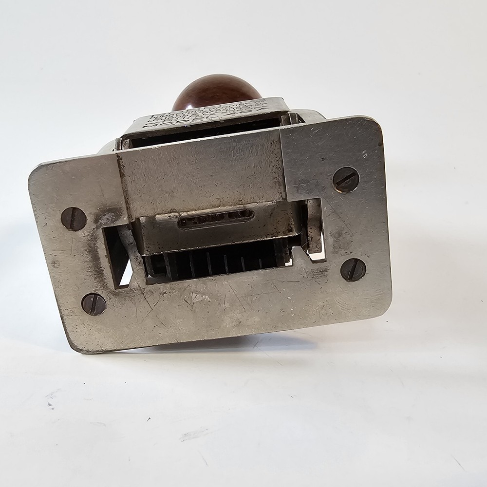 VINTAGE ROBERTS NUMBERING MACHINE MODEL 49A