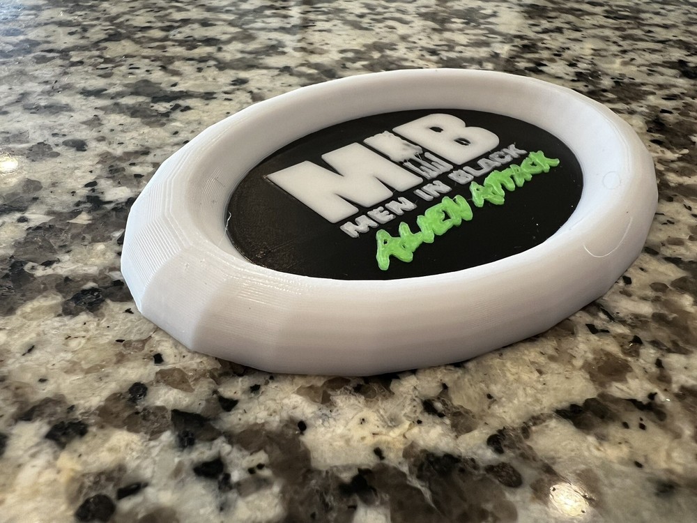 Men In Black Alien Attack Glow Universal Studios Orlando Magnet Display Ride