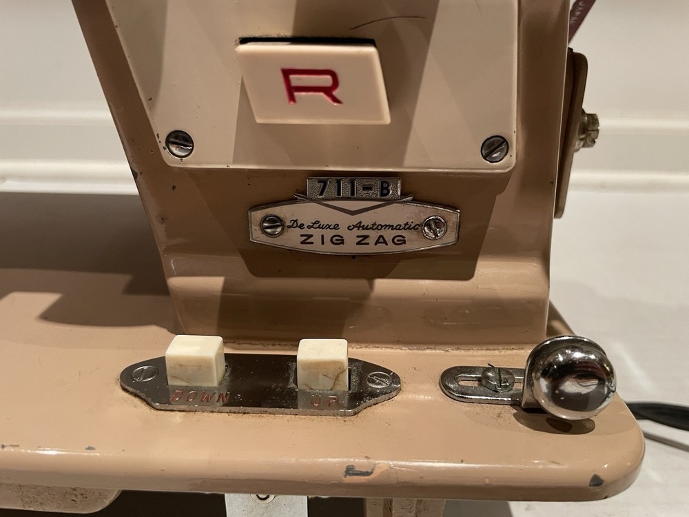 Regency Deluxe Automatic ZigZag Sewing Machine Model 711-B Vintage 1960s Working