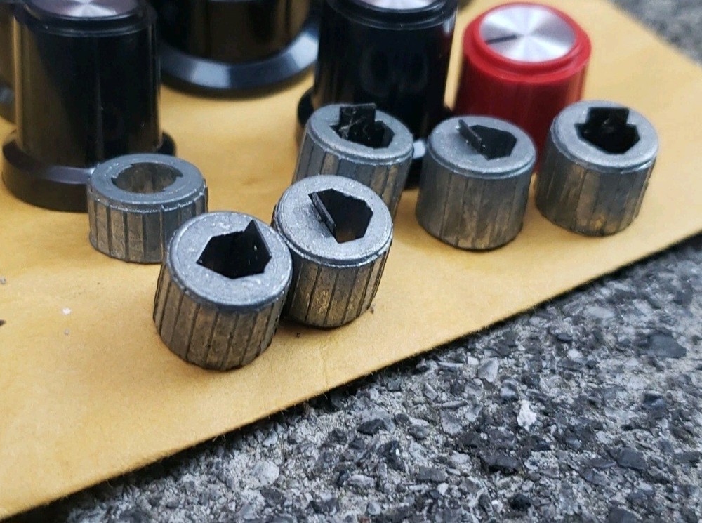 New Heathkit Parts Pack #172-8734 (Knobs + Inner Control Knobs)