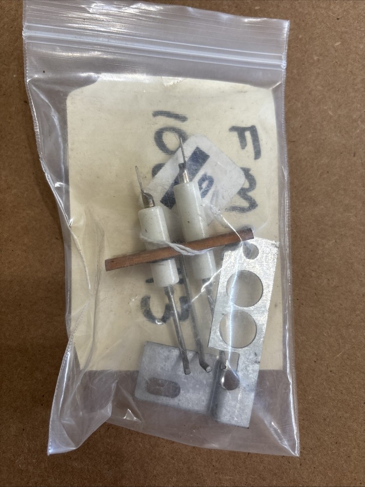 Frymaster 8073556/1061643 OEM Ignitor/Flame Sensor Assembly