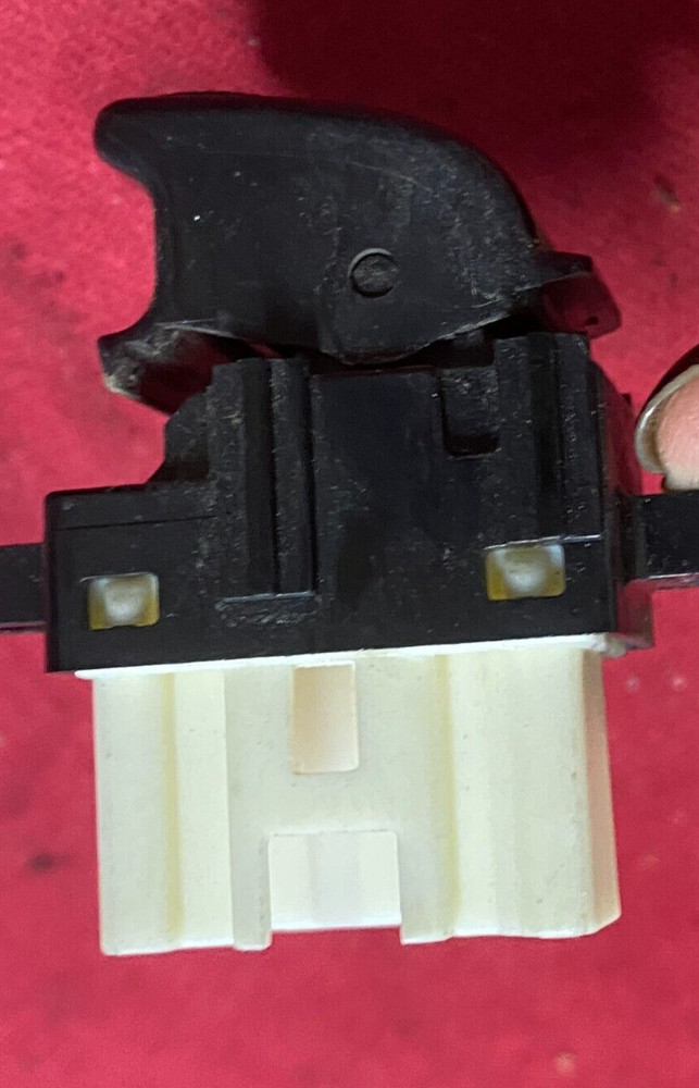 INTERNATIONAL CF500 WINDOW SWITCH 358-3B67