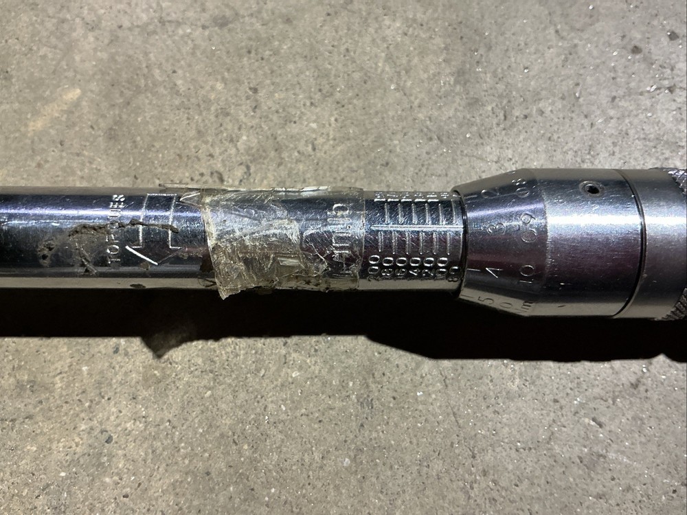 Mac Tools Rounded Head Micro-Adjustable Torque Wrench 30-200 In-Lbs 1/4 TWM200A