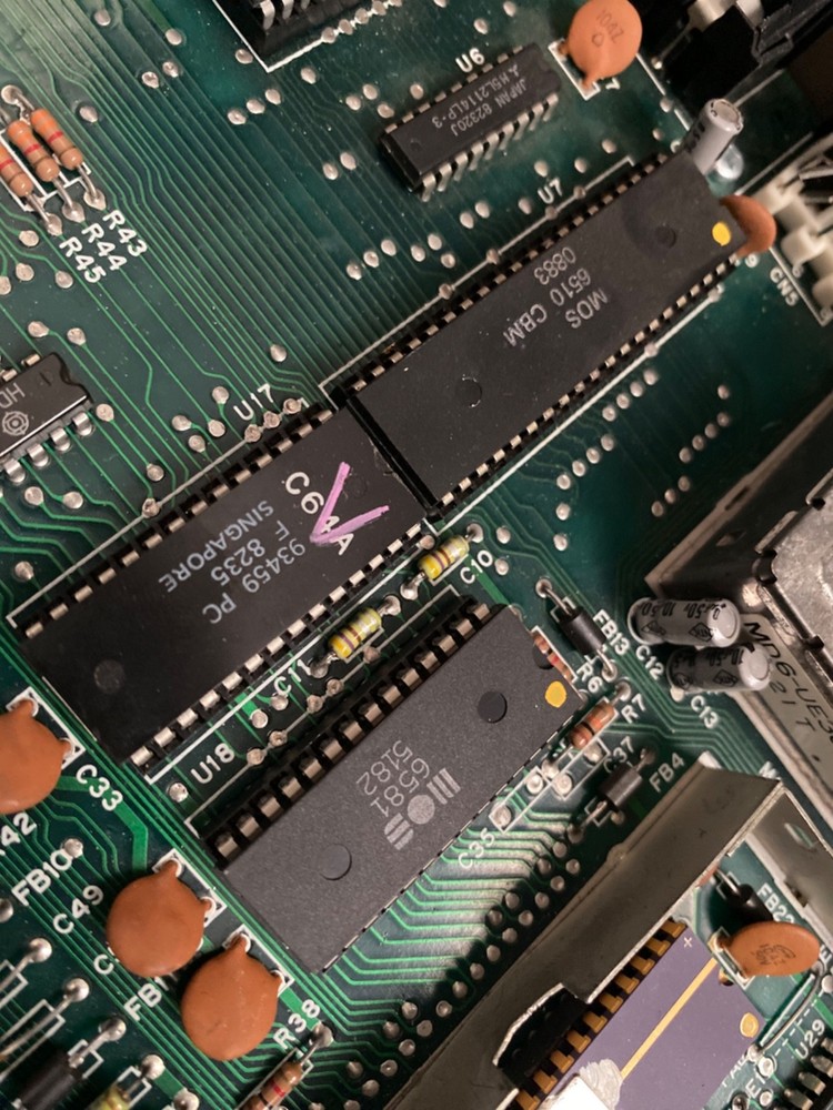 Commodore 64 Silver Label s/n WG C 4711