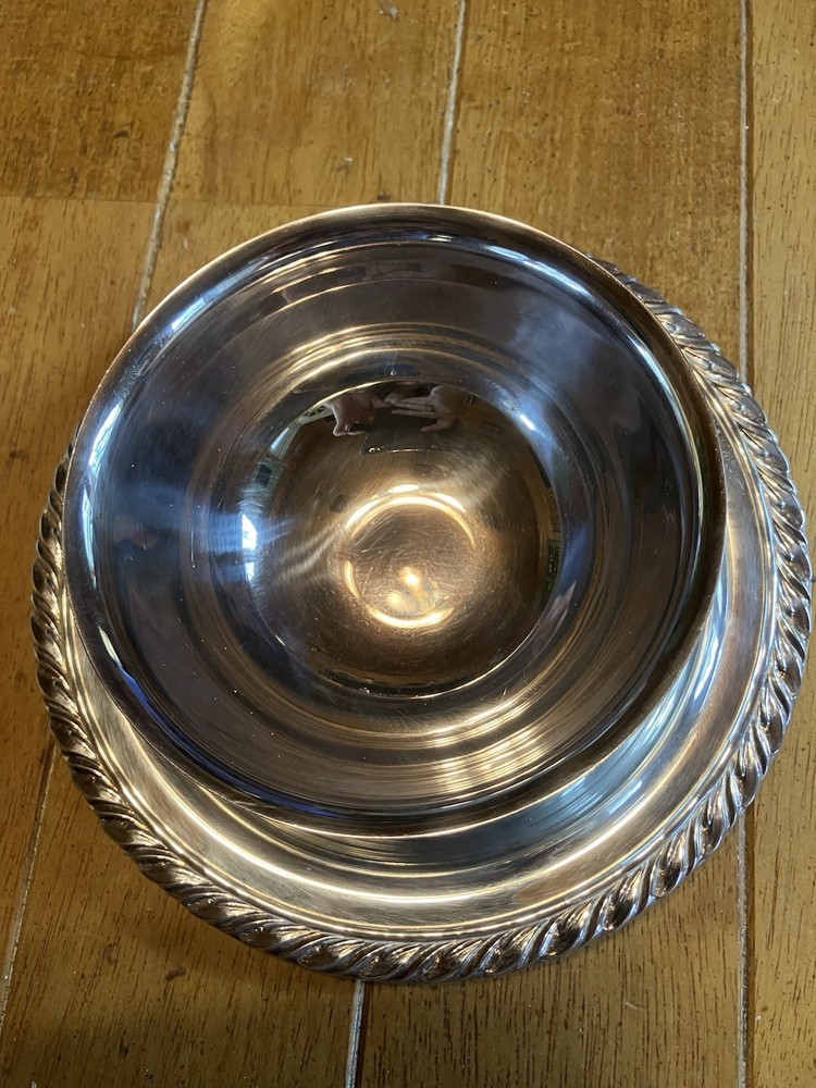Oneida Silverplate Bowl With Attached Underplate