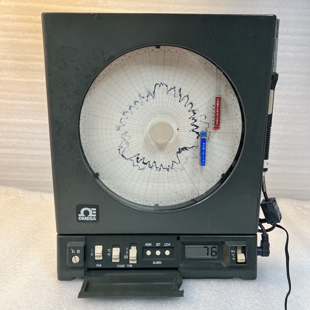 Omega CT485B Temperature Humidity Data Chart Recorder With Probe