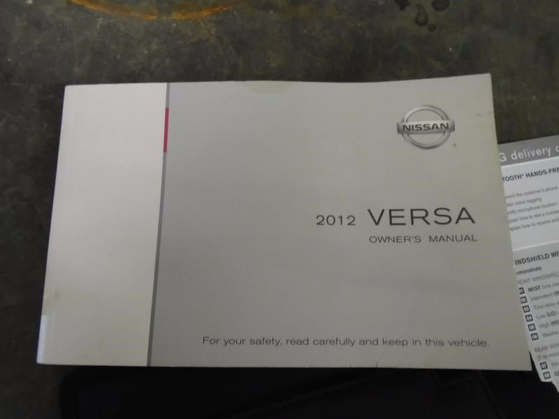 VERSA     2012 Owners Manual 1065258