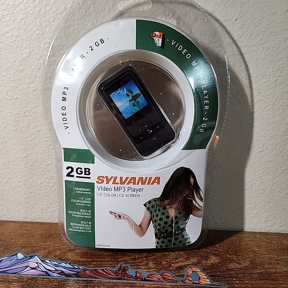 Sylvania Video MP3 Player Color LCD Screen - 2GB