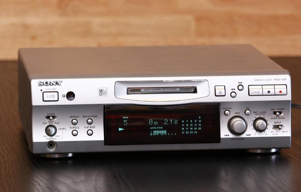 Used SONY MDS-S39 MiniDisc Deck Recorder Player　silver