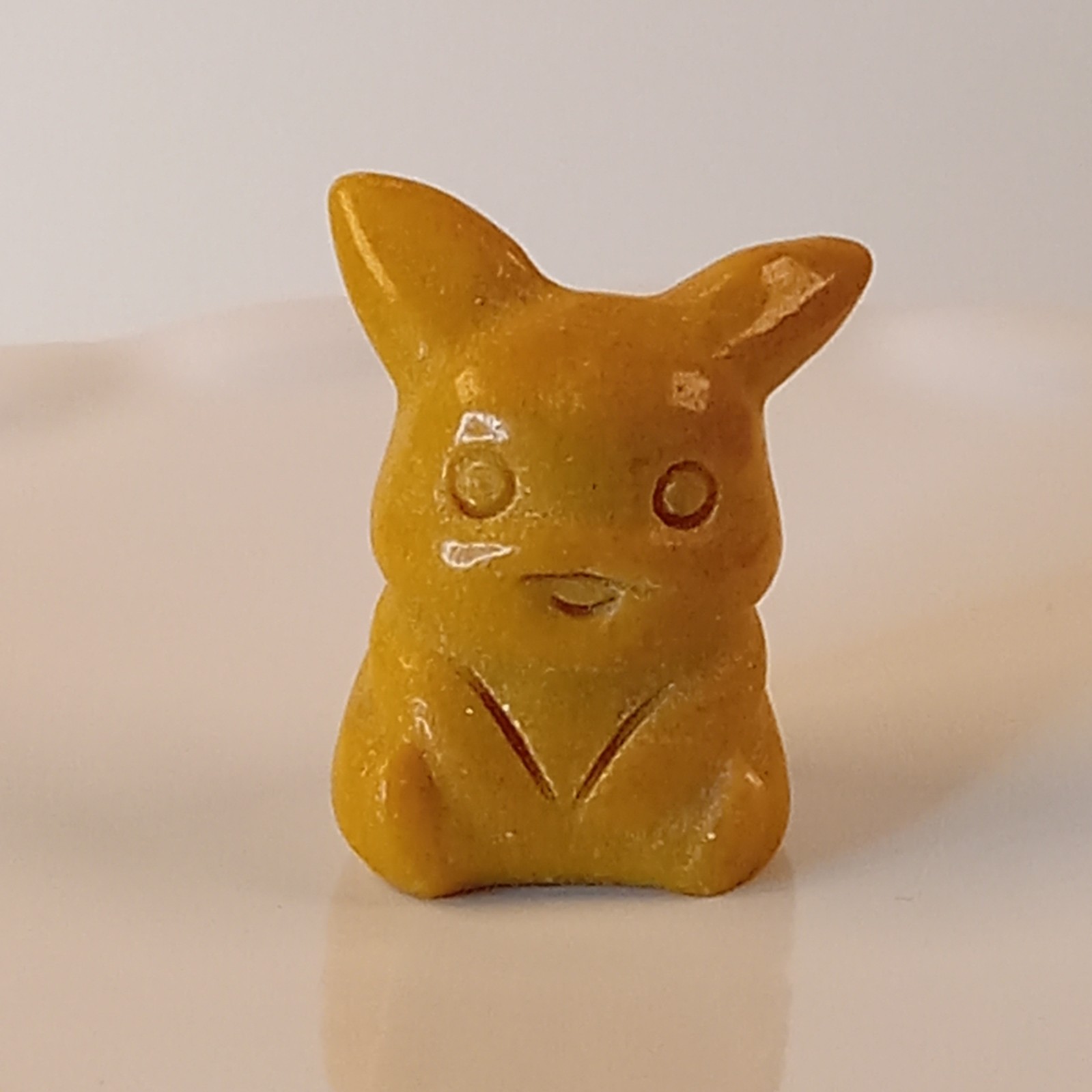 Yellow Jade Crystal Pikachu Pokemon Character Carving 18g | E14