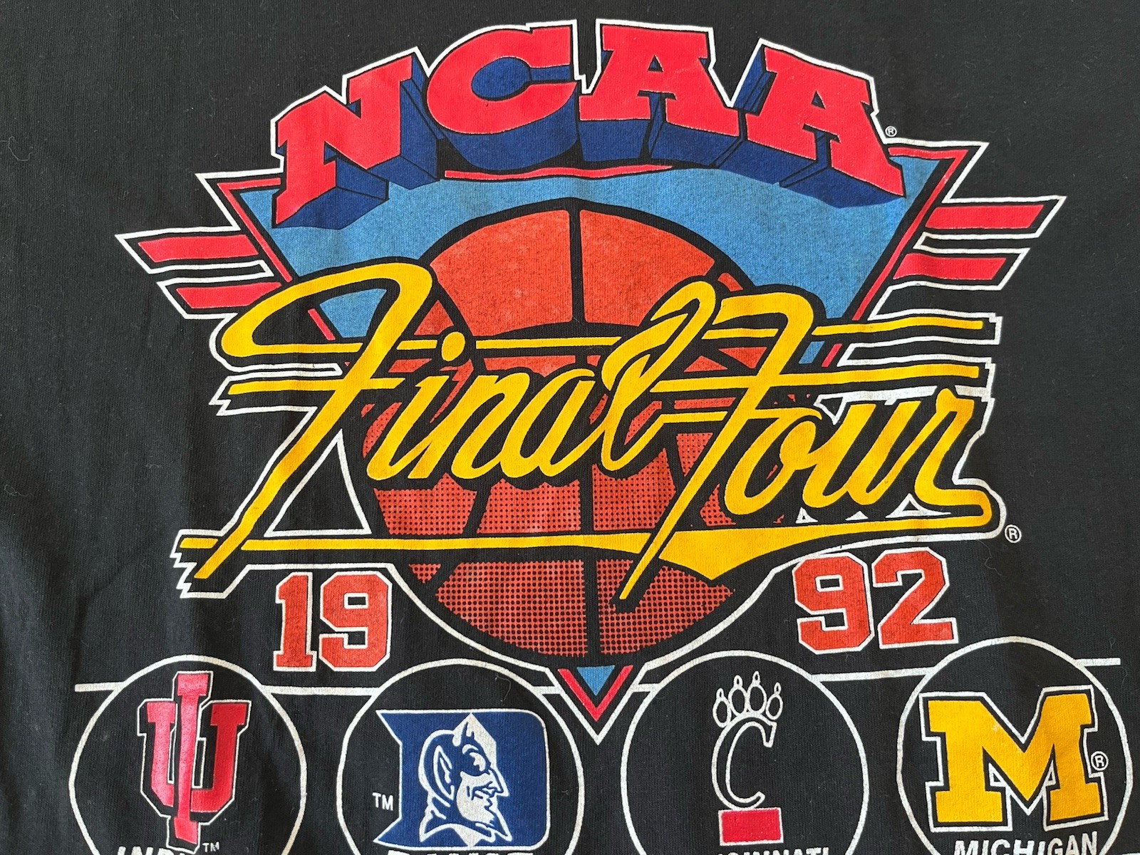 Vintage 90’s March Madness Final 4 Single Stitch Shirt Mens XL Graphic Print USA