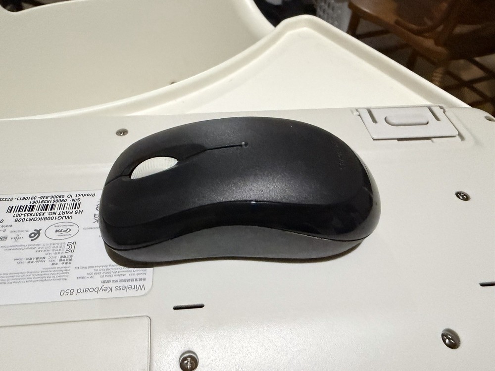 Microsoft Wireless Desktop Keyboard and Mouse Set