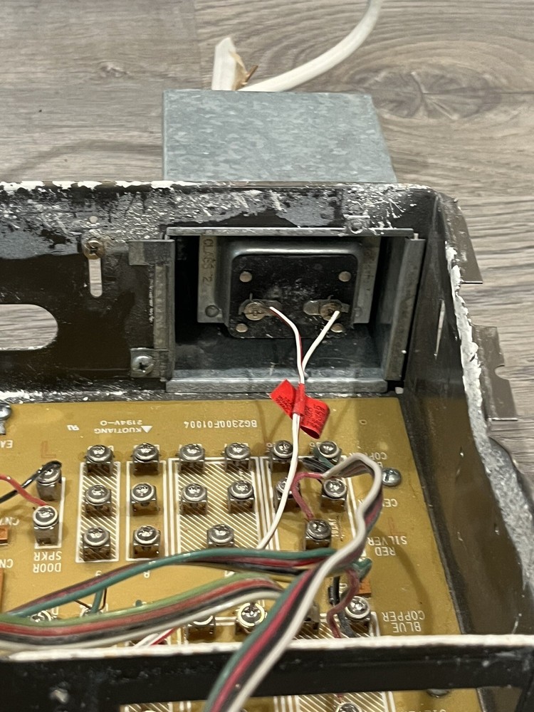 Nutone Intercom System IM-3303 with accessories (transformers, Door Chime, Mount