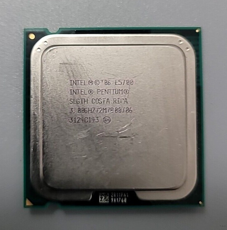 INTEL PENTIUM PROCESSOR E5700@3.00GHz/ MODEL SLGTH