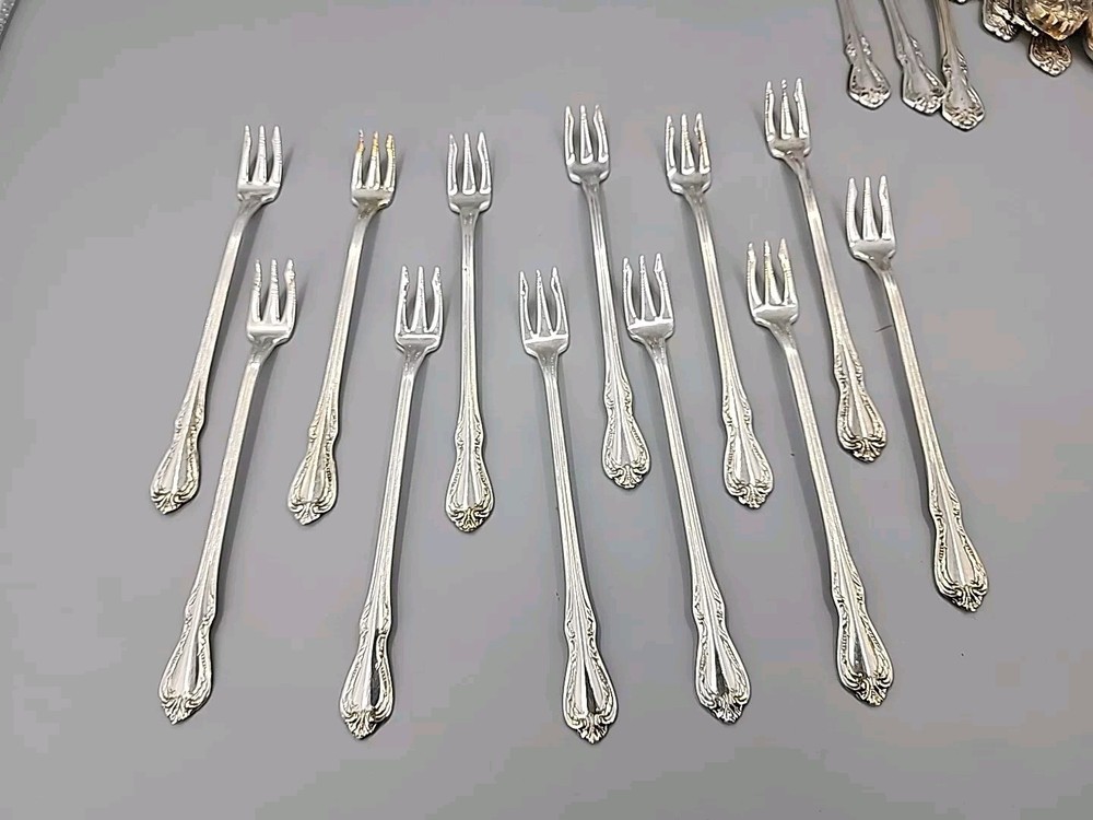 WM Rogers Oneida Silver Overlay 115 Piece Chalice Harmony Flatware Set