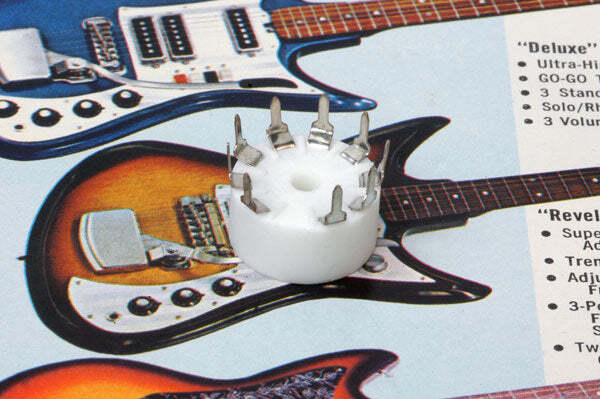 9 Pin PC Mount White Ceramic Socket 17mm, #957063