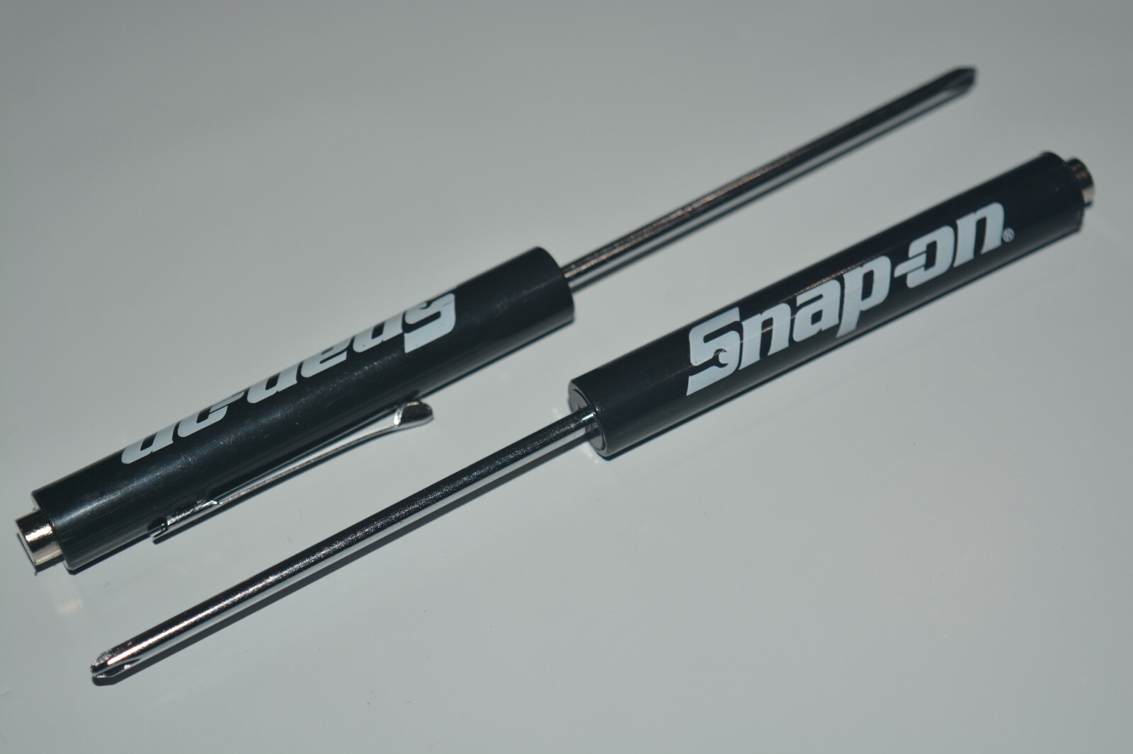 PROMOTIONAL SNAP ON TOOLS POCKET CLIP MINI PHILLIPS SCREWDRIVER MAGNET TOP 2PCS