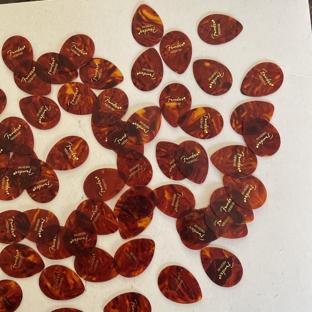 Fender 451 Classic Celluloid Guitar Picks, SHELL - MEDIUM, 55 Pieces Mostly Med