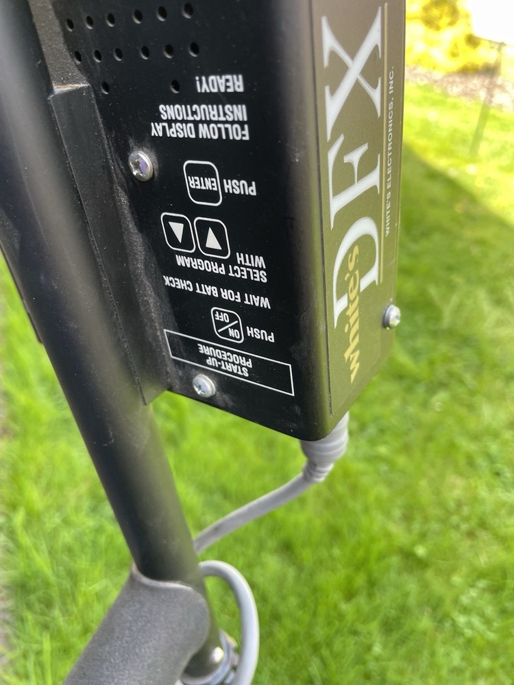 Whites DFX 300 Metal Detector.