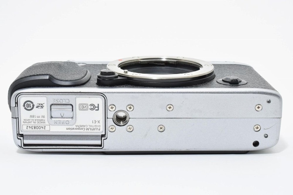 Fujifilm X-E1 Mirrorless Camera #2801321