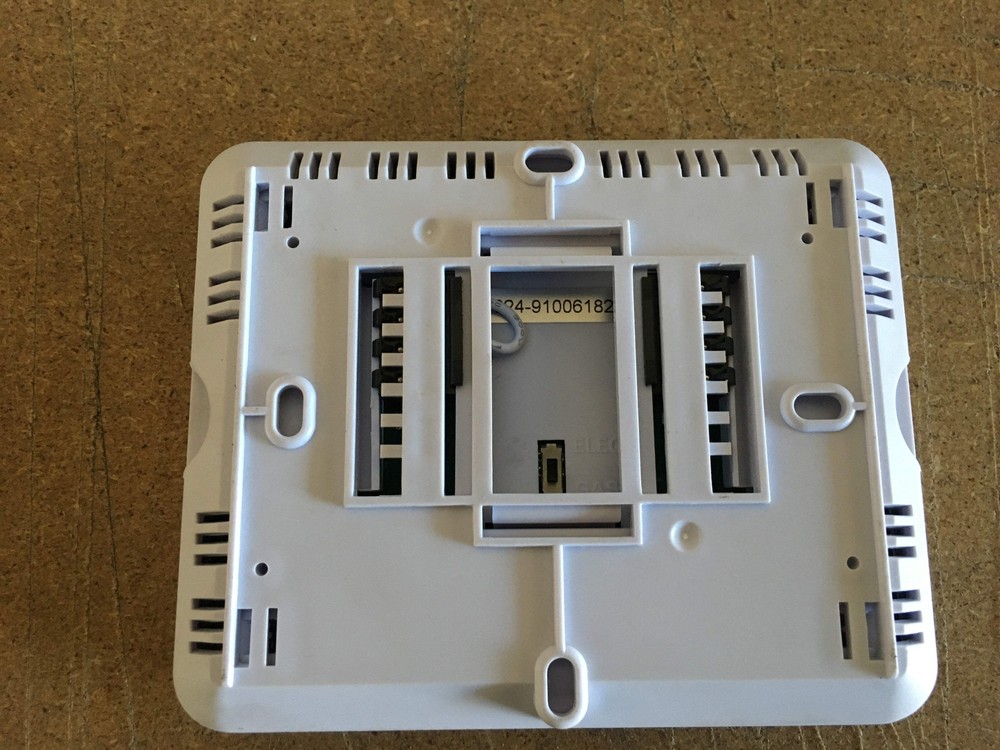 VOYAGE V1.0 ELECTRONIC NON-PROGRAMMABLE THERMOSTAT 24 VOLT 217798