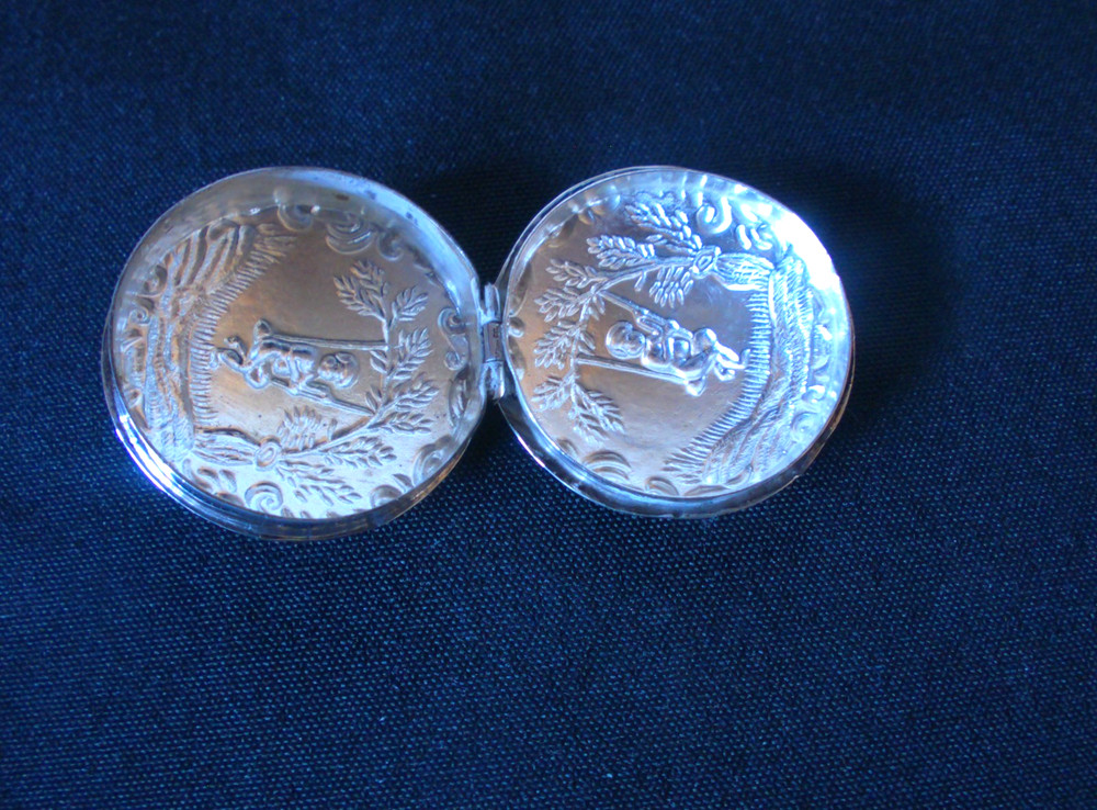 SOLID SILVER Beautiful Pill Pot Patten On Both Sides Perfect Condition