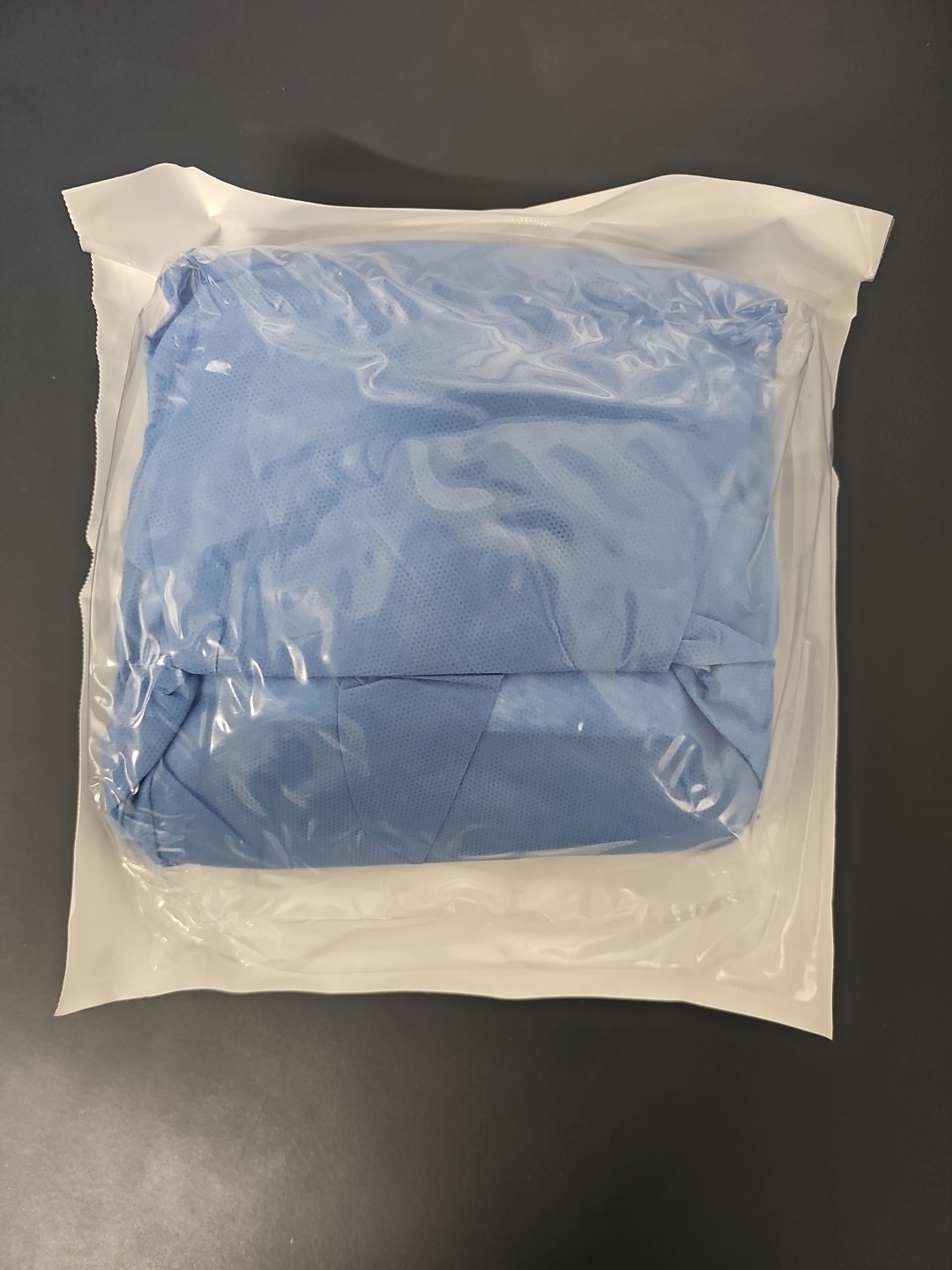 Cardinal Health Convertors Astound Standard Cover Gown -M- New Exp 2027-11-01