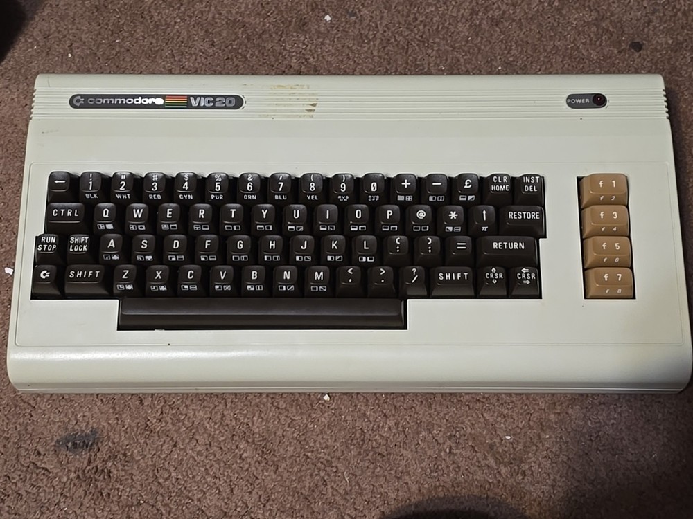 Commodore VIC-20 Computer W Original Box Manual Cables Schematic - Not Tested