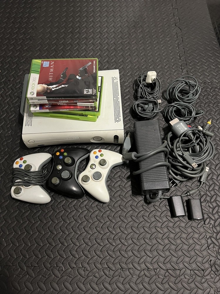 Xbox 360 White Console Bundle W/ Wireless Controller, Cords & Games