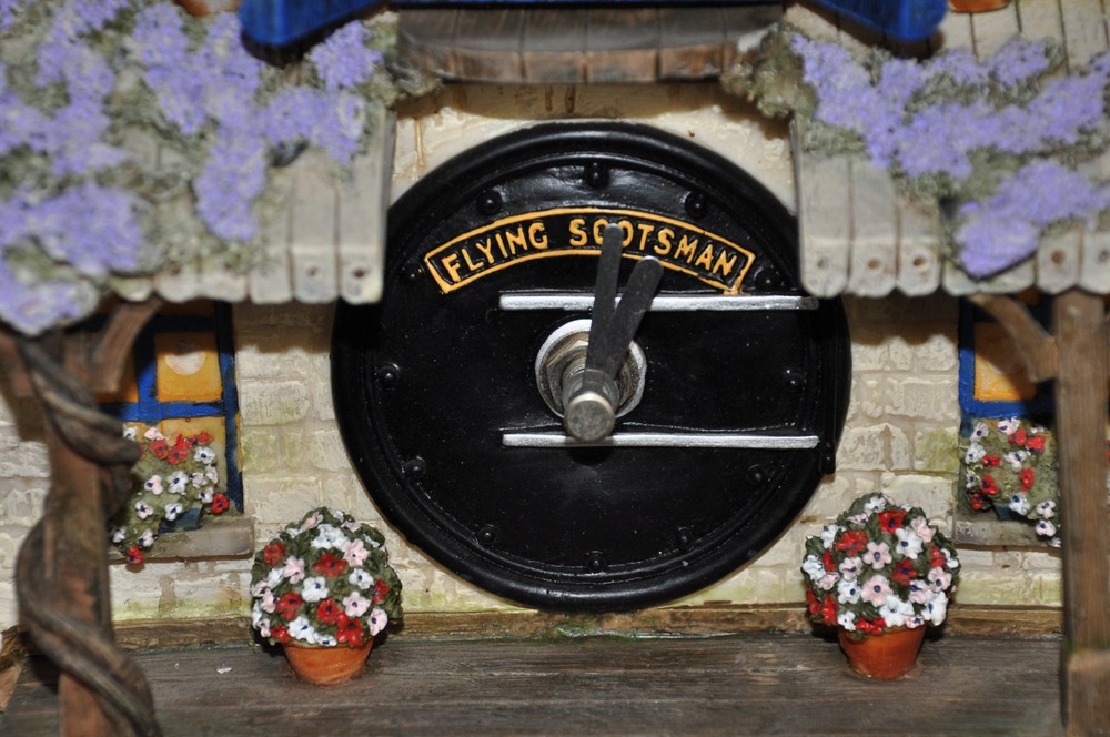 Bradford Exchange Flying Scotsman Cuckoo Clock - Part Working