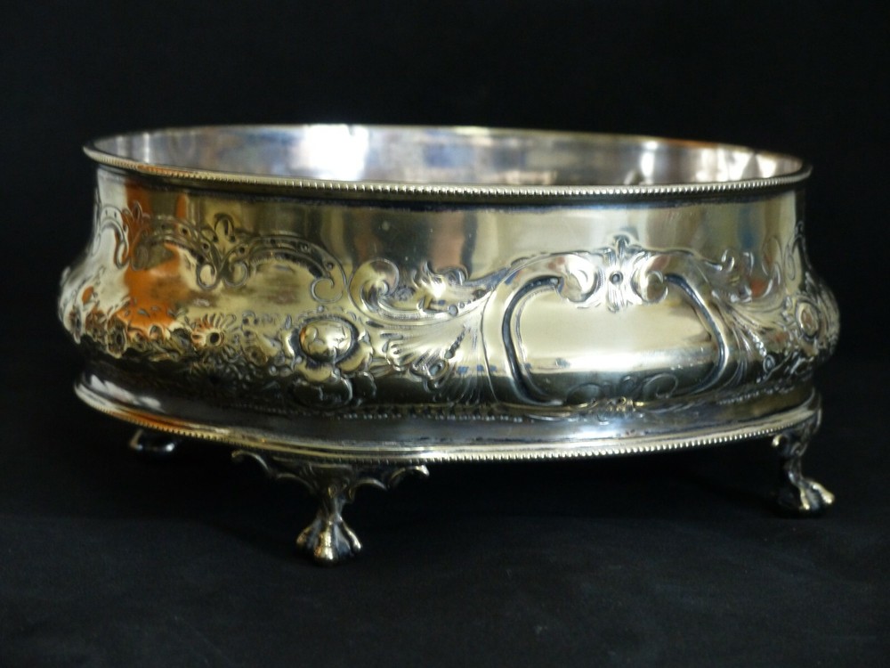 ANTIQUE WALKER & HALL SILVER PLATE TABLE CENTREPIECE / SMALL JARDINIERE