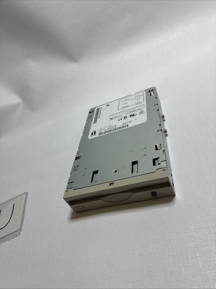 Iomega Z100ATAPI Zip 100 Internal 3.5" Drive