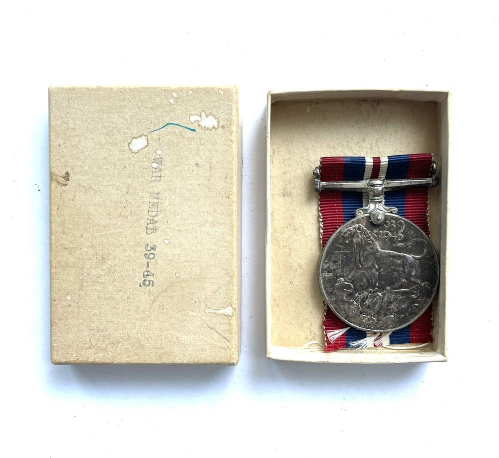 Authentic WW2 Canadian British War Medal Boxed SILVER