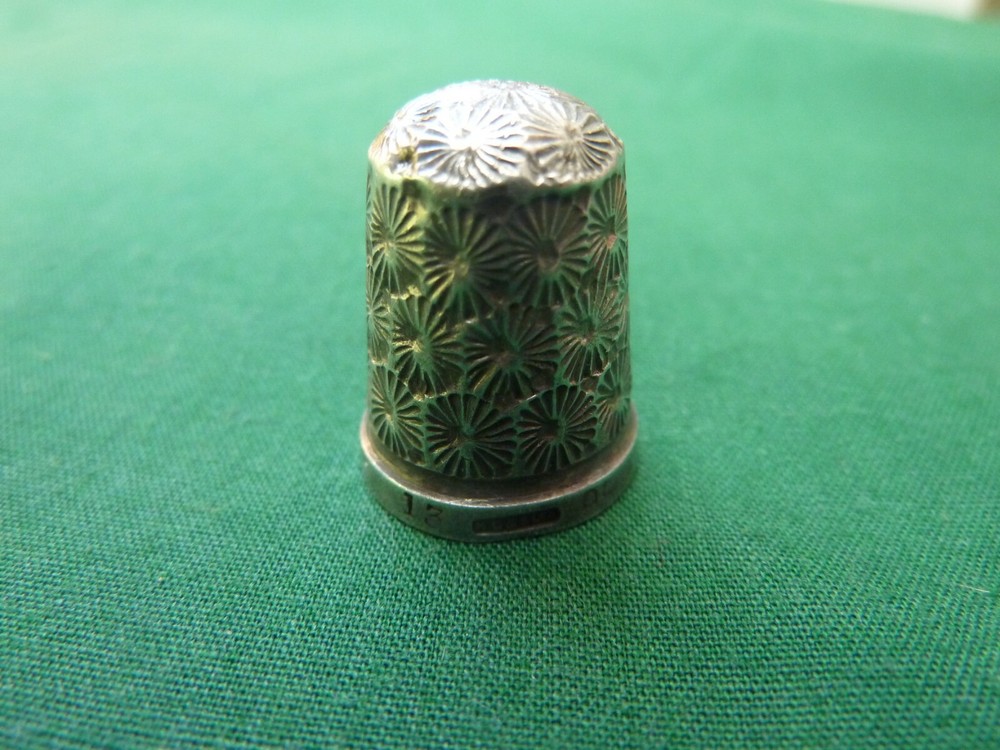 VINTAGE SILVER THIMBLE "13"