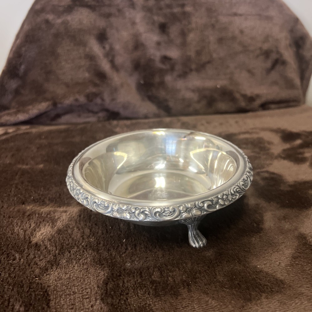 Rose Scroll Benedict Period Plate #7321