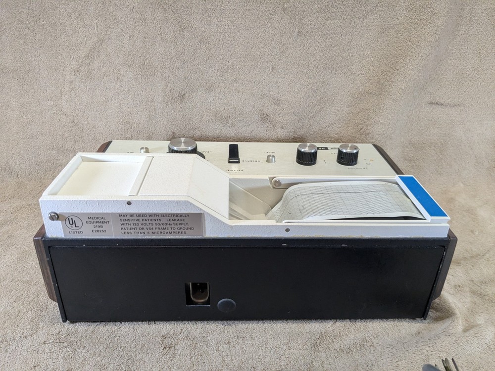 Vintage Cambridge VS 4 Electrocardiogram ECG Machine Untested With Cords