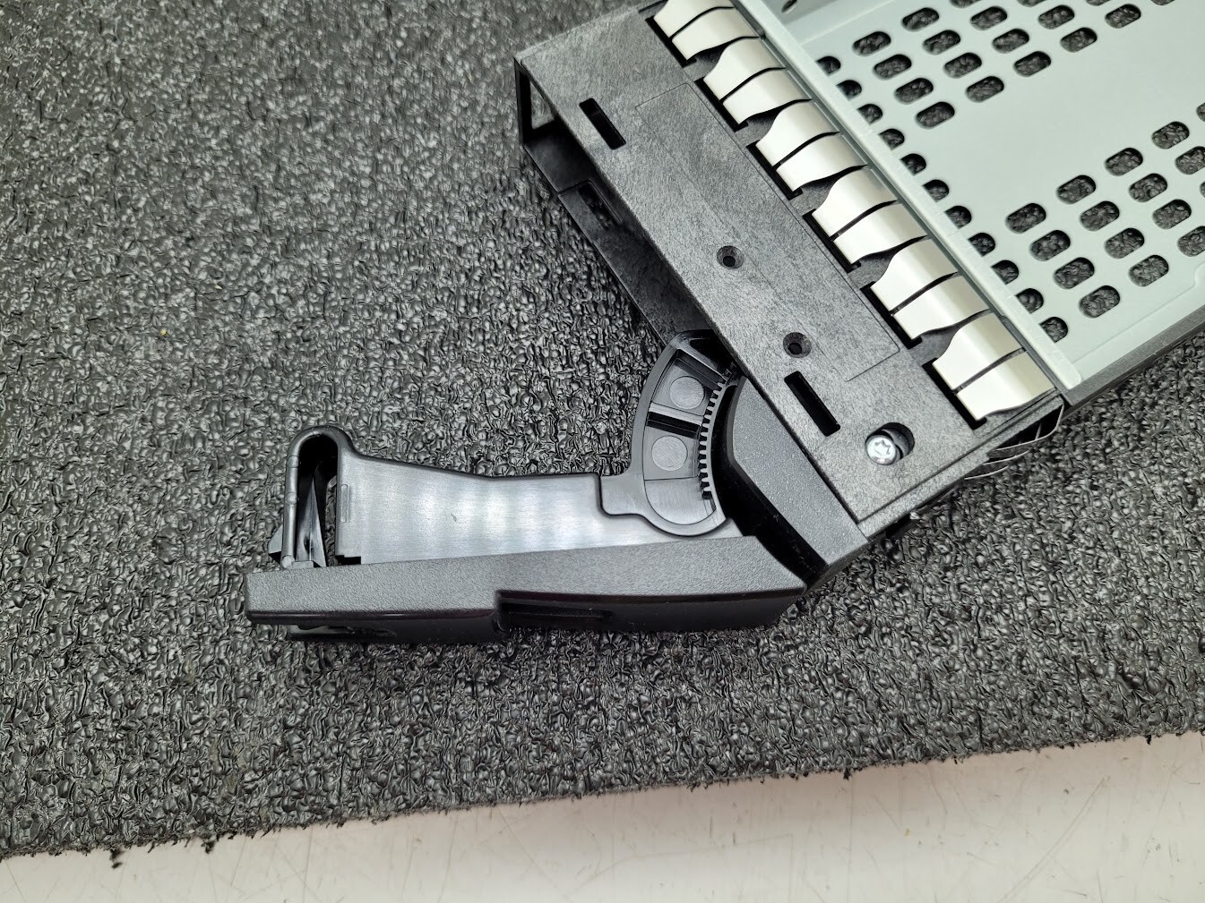 HDD LFF 3.5" Hard Drive Tray Array Caddy JBOD 0993690-03