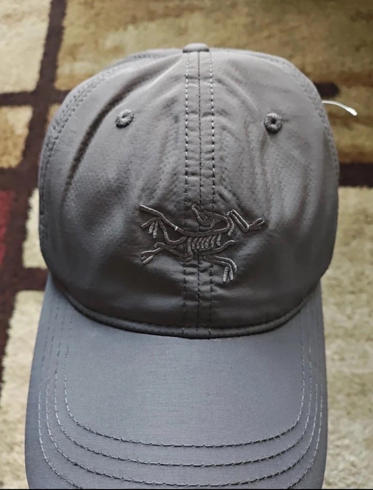 Arc’teryx gray cap/hat