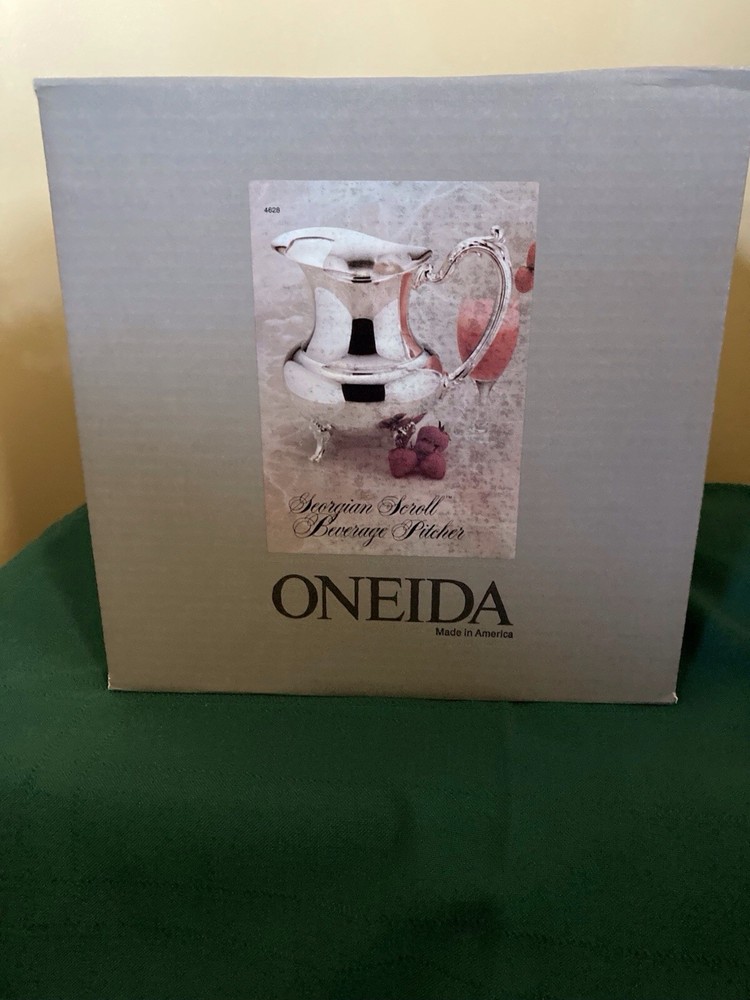 Oneida Georgian Scroll Beverage Pitcher 2 Quart