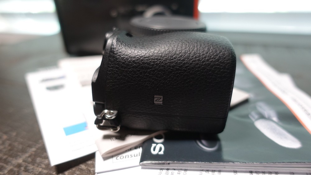 Sony a6300 Mirrorless Camera - Used (3475 shutter count) Needs sensor cleaned