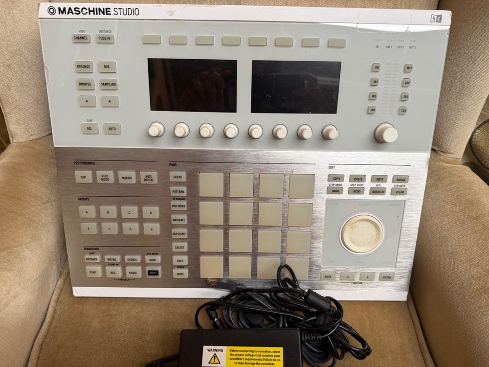 Native Instruments Maschine Studio