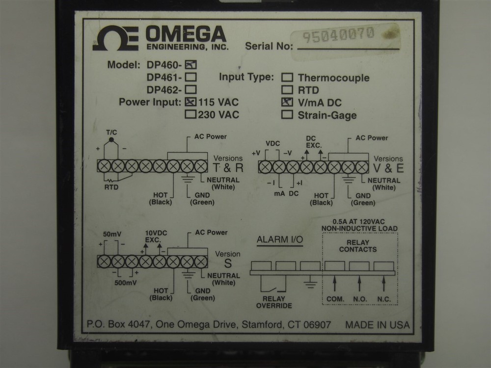 Omega DP460 Temperature Meter