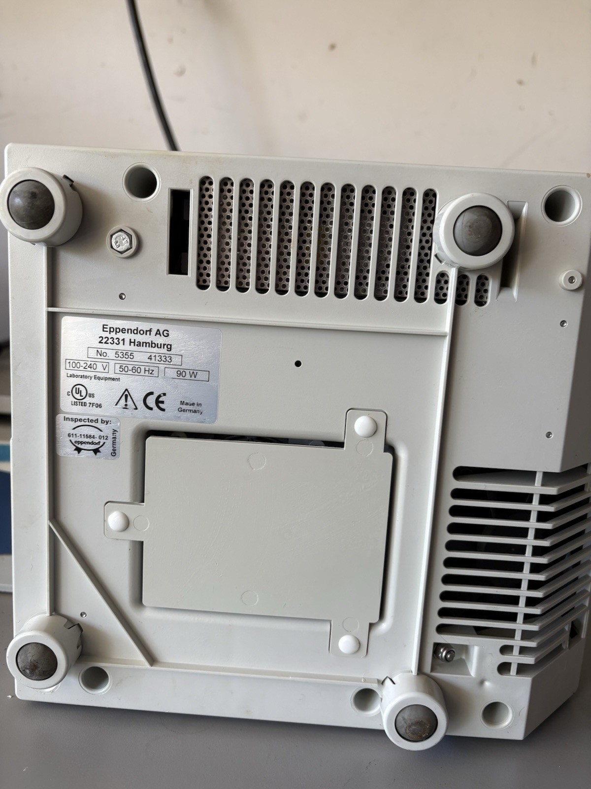 Eppendorf Thermomixer R Incubator Shaker Mixer 1.5 mL Block 5355