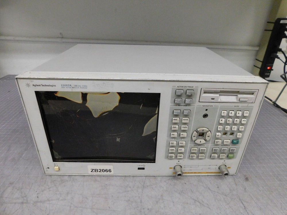 AGILENT E5062A NETWORK ANALYZER M4986