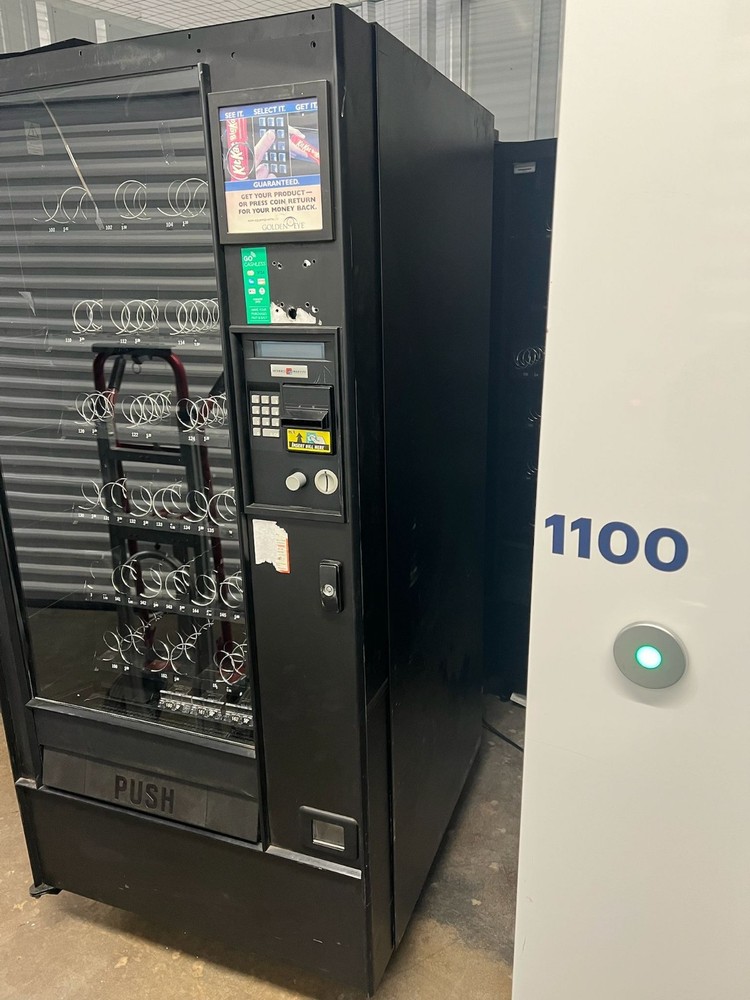 Snack Vending Machine - Model AP933