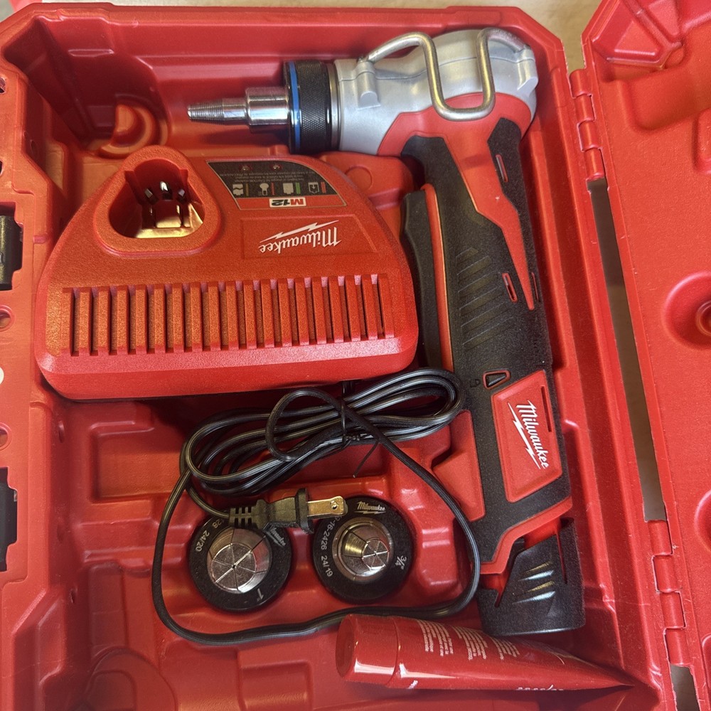 Milwaukee 2474-22 M12 PEX Expander Kit
